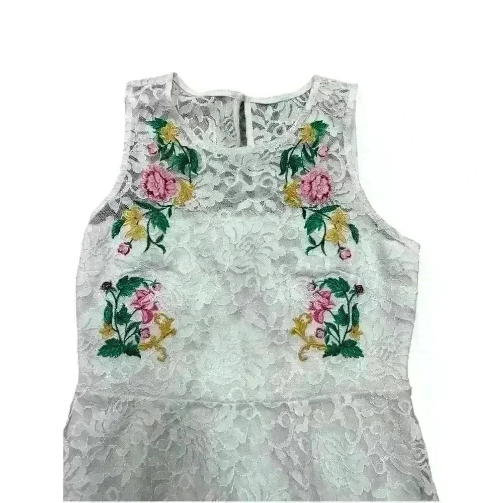 EUC White Lace Sundress With Floral Embroidery Size Small​ - Picture 3 of 4